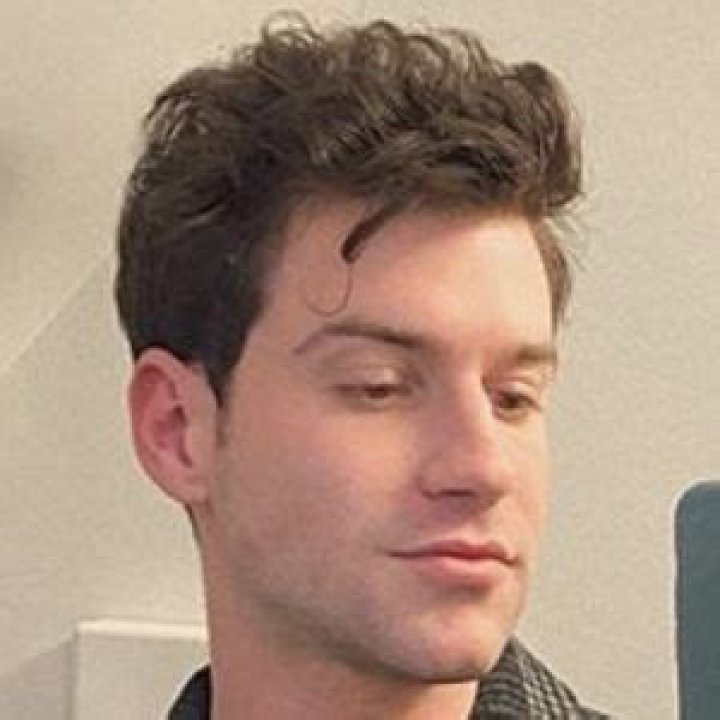 Jonathan Tilkin (TikTok Star) - Age, Birthday, Bio, Facts, Family, Net Worth, Height & More