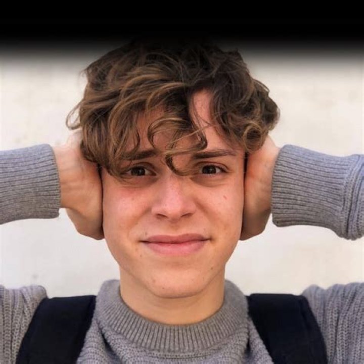 Jorge Garay (TikTok Star) - Age, Birthday, Bio, Facts, Family, Net Worth, Height & More