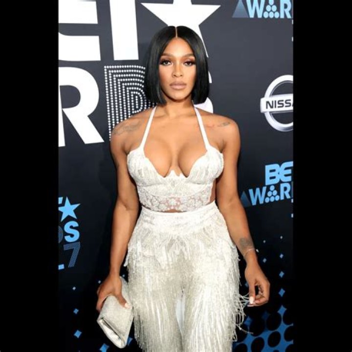 Joseline Hernandez Goes Fully Nude On Her Show: Twitter Reacts