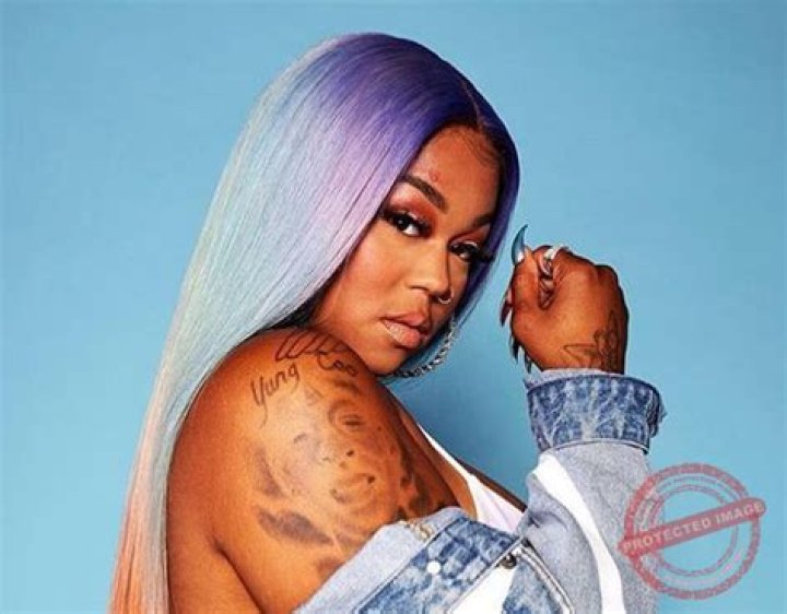 Jucee Froot (Rapper) - Age, Birthday, Bio, Facts, Family, Net Worth, Height & More