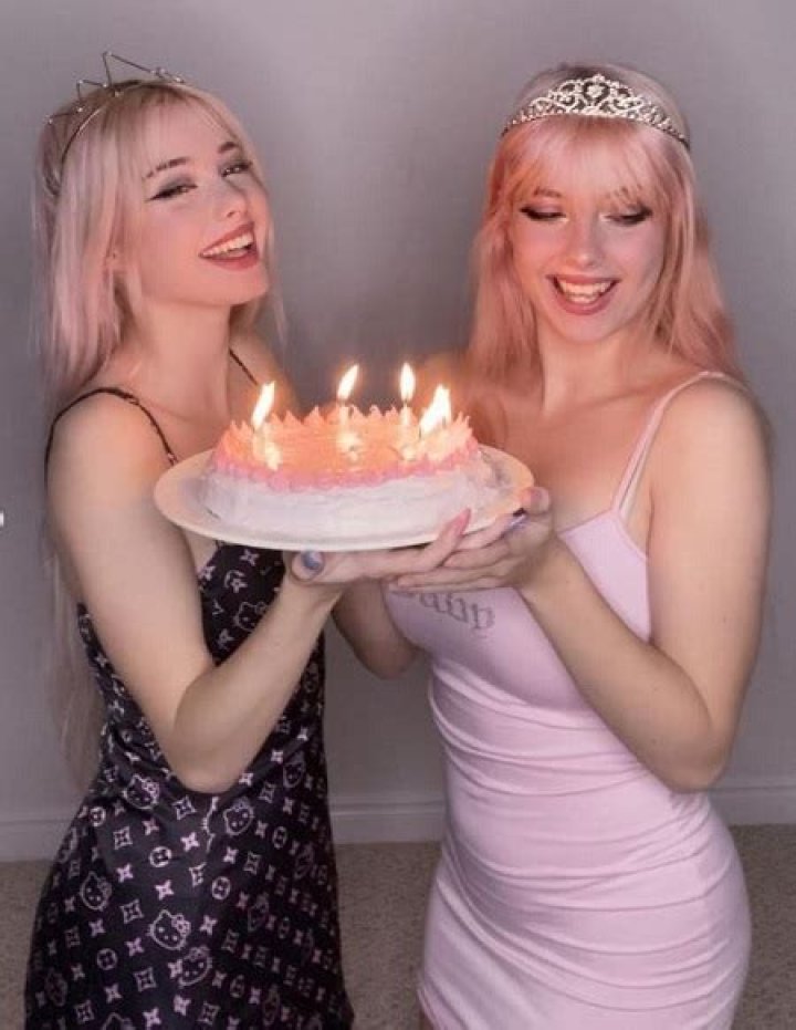 Julia Burch Wiki, Biography, Net worth, Age, Height, Parents, Twin Sister, Boyfriend & More