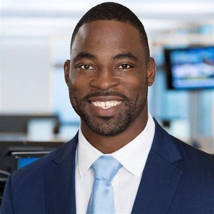 Justin Tuck Biography, Age, Height, Wife, Net Worth, Family