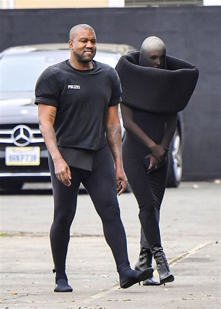 Kanye West Is Dating 22-Year-Old Model Vinetria: Report