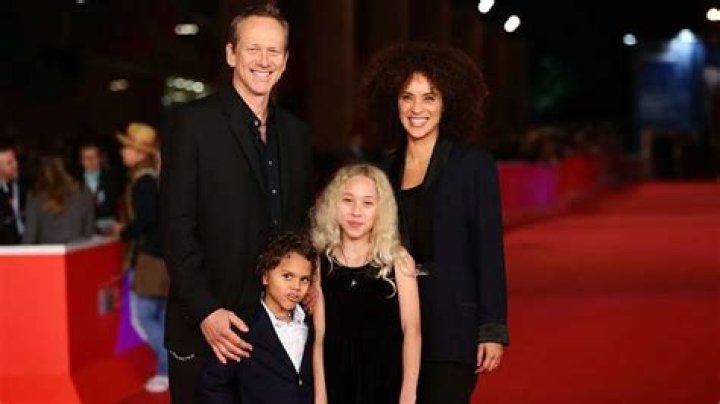 Karyn Parsons Biography, Age, Height, Husband, Net Worth, Family