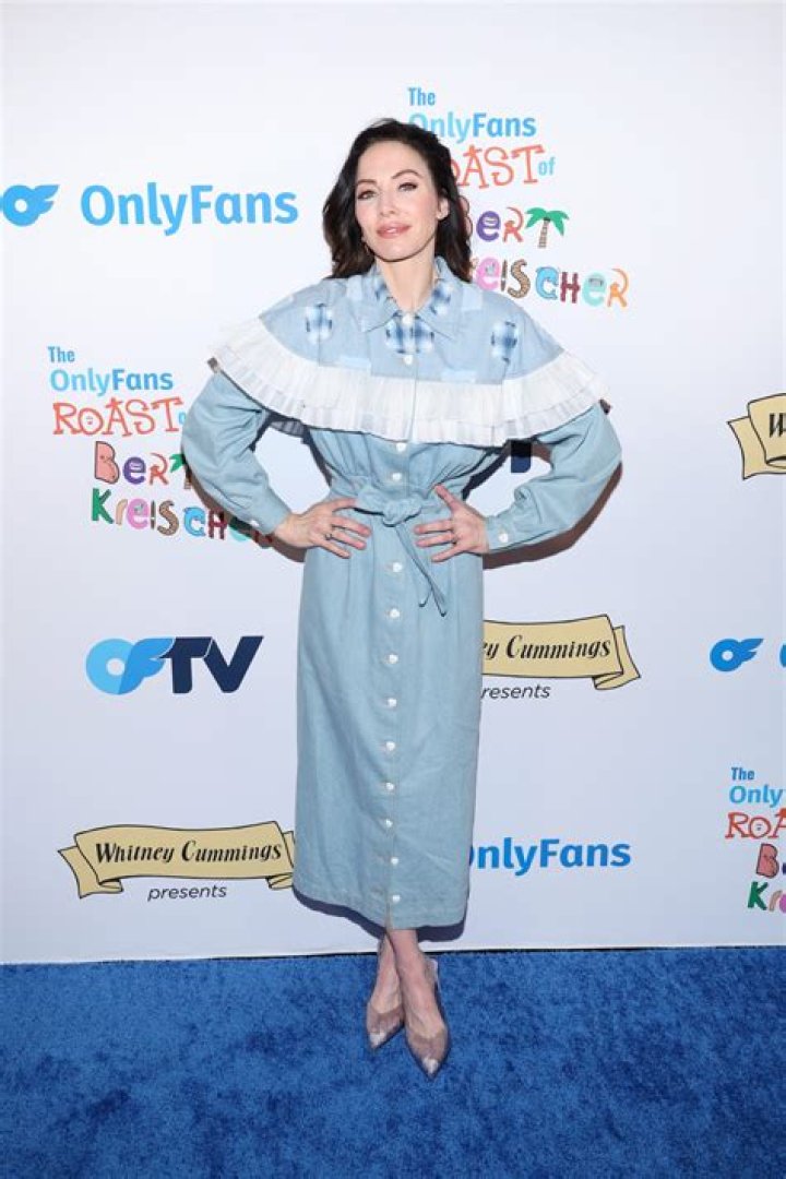 Katie Cummings Bio: Net Worth, Age, Height, Family, Wiki