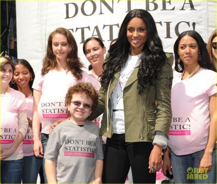 Keenan Cahill (YouTube Star) - Age, Birthday, Bio, Facts, Family, Net Worth, Height & More