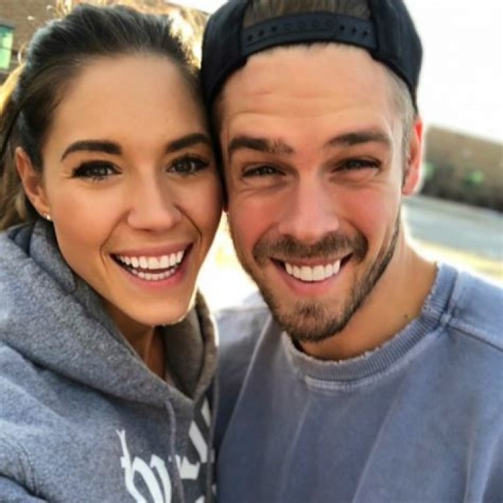 Kelsey Wells Biography | Age, Wiki, Net worth, Bio, Height, Husband, Married|