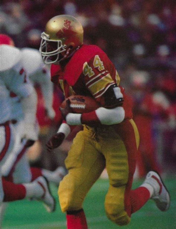 Kelvin Bryant (Football Player) - Age, Birthday, Bio, Facts, Family, Net Worth, Height & More