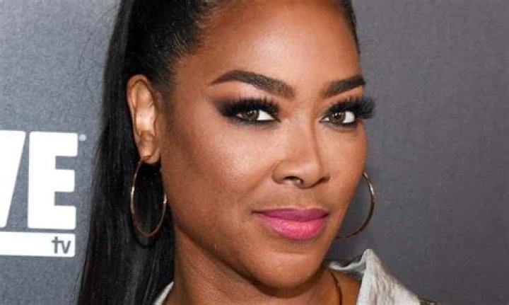 Kenya Moore’s Net Worth, Salary (2022). Her Age, Husband. 2022