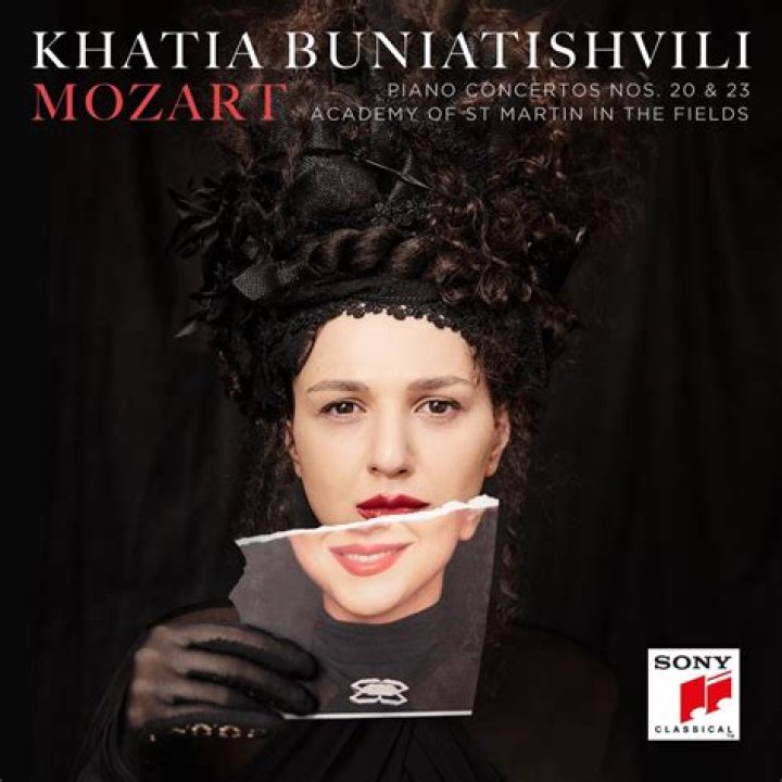 Khatia Buniatishvili (Pianist) - Age, Birthday, Bio, Facts, Family, Net Worth, Height & More