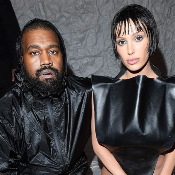 Kim Kardashian Looks Crazy Skinny at the VMAs With Hubby Kanye West!