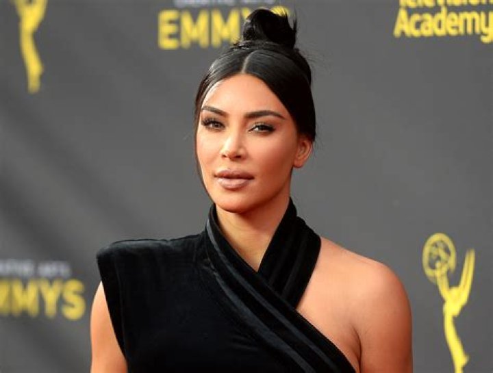 Kim Kardashian Stuns in New Unfiltered, Makeup-Free Photo: ‘Not Jet-Lagged’ 