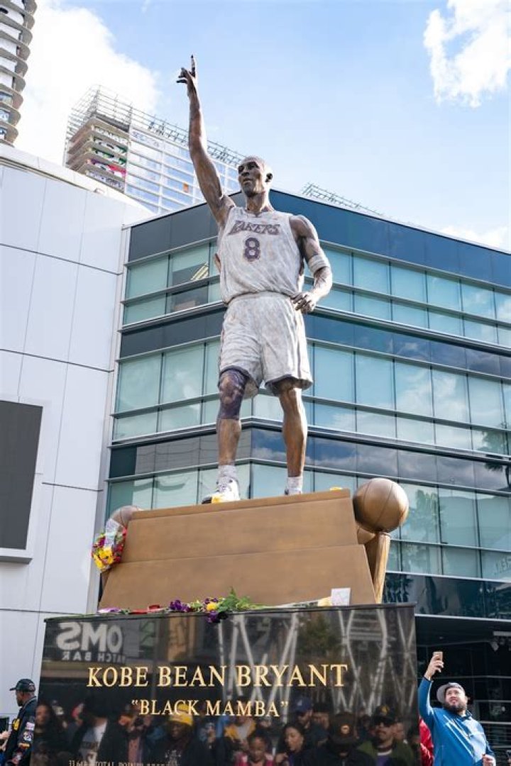 Kobe & Gianna Bryant Statue Sculptor To Give Out Four New Statues