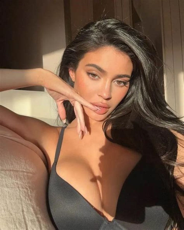 Kylie Jenner’s Most Fashionable (And Expensive!) Maternity Outfits: See Photos