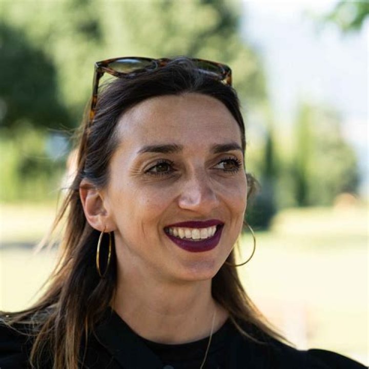 Laura Marano – Celebsgraphy