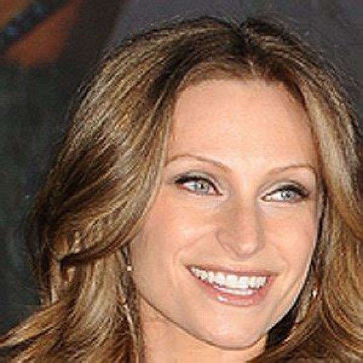 Lauren Hashian (Pop Singer) - Age, Birthday, Bio, Facts, Family, Net Worth, Height & More