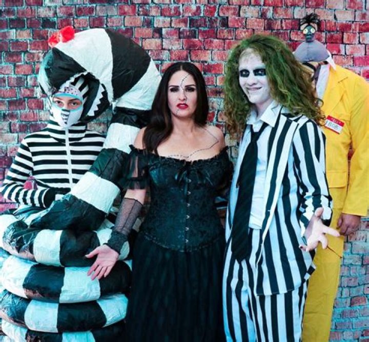 LeBron James Shows Off He And Savannah's Incredible "Beetlejuice" Halloween Costumes