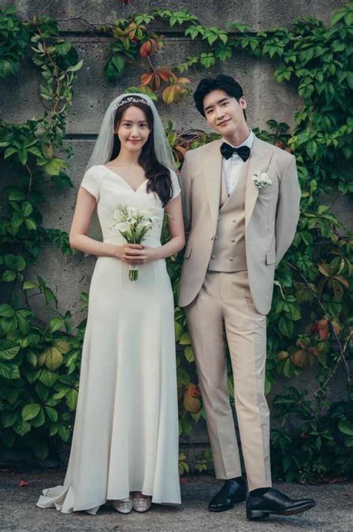 Lee Jong-suk Wife: Everything You Need to Know About His Relationship Status