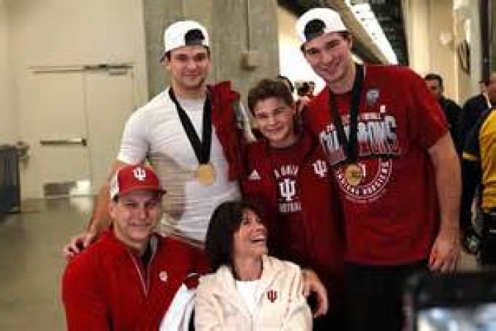 Liana Mendoza Biography, Age, Height, Husband, Net Worth, Family