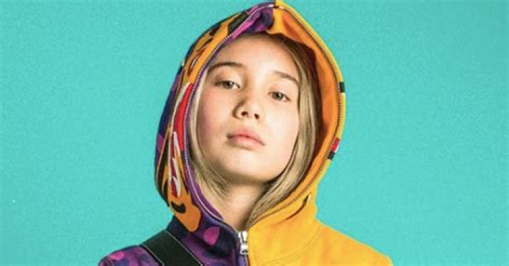 Lil Tay Seen Smoking Hookah As Mom & Brother Stand By