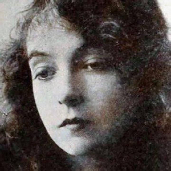 Lillian Gish (Movie Actress) - Age, Birthday, Bio, Facts, Family, Net Worth, Height & More