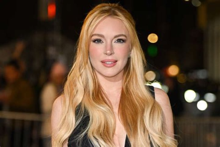 Lindsay Lohan Is Not Here for the Mean Girls — Defends Donald Trump on Twitter!