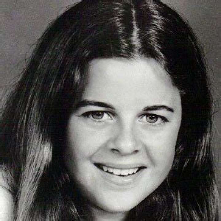 Lisa Gerritsen (TV Actress) - Age, Birthday, Bio, Facts, Family, Net Worth, Height & More