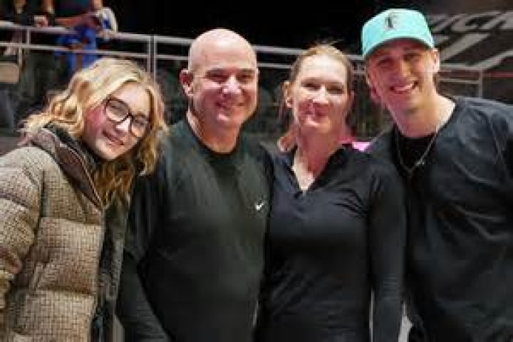 Lisa Graff (Children's Author) - Age, Birthday, Bio, Facts, Family, Net Worth, Height & More