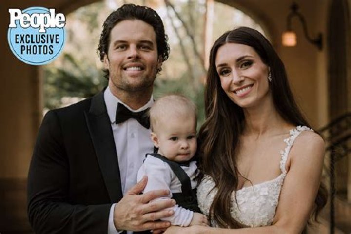 Love Is Alive! ‘Bachelor In Paradise’ Couple Kevin Wendt And Astrid Loch Are Still Going Strong