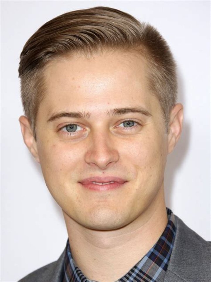 Lucas Grabeel (Movie Actor) - Age, Birthday, Bio, Facts, Family, Net Worth, Height & More
