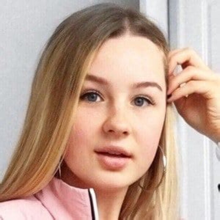 Lydia Violeta (YouTube Star) - Age, Birthday, Bio, Facts, Family, Net Worth, Height & More