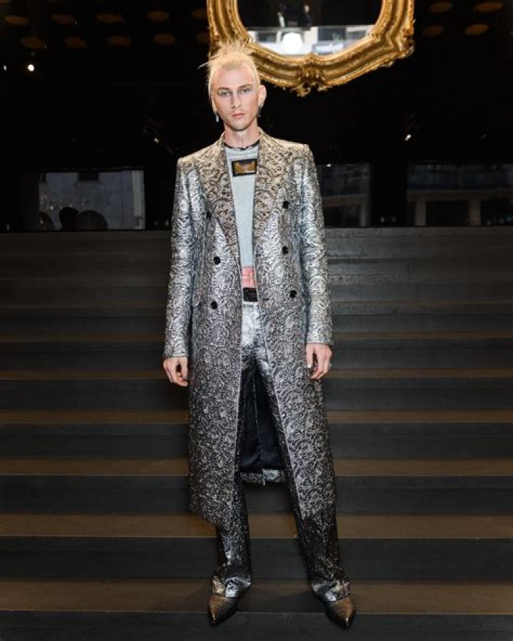 Machine Gun Kelly Defends His ‘Style’ From ‘Insecure’ People: ‘You Can’t Comment’