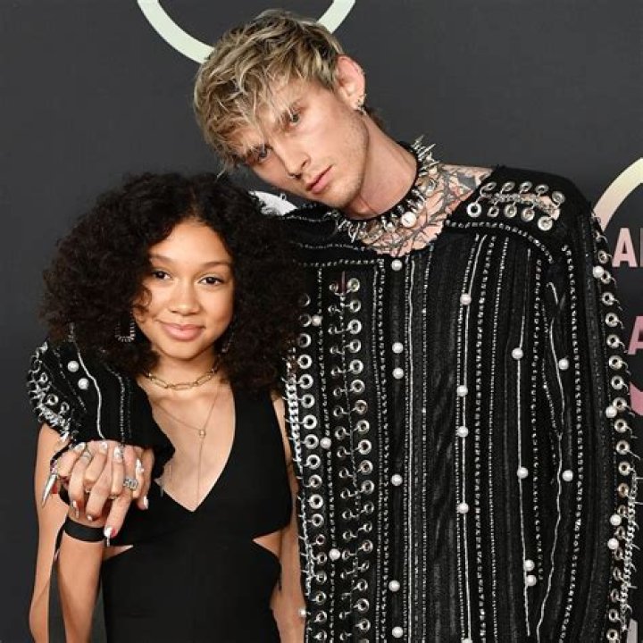 Machine Gun Kelly (Rapper) - Age, Birthday, Bio, Facts, Family, Net Worth, Height & More