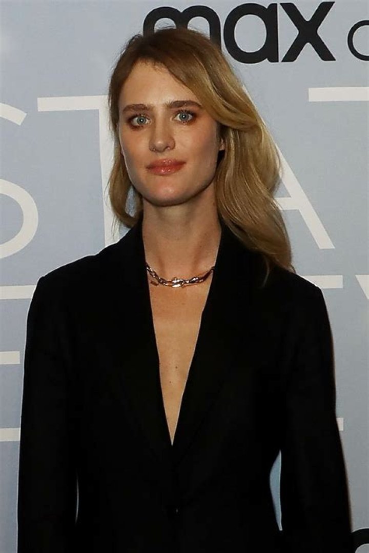 Mackenzie Davis: The Rising Star of Hollywood