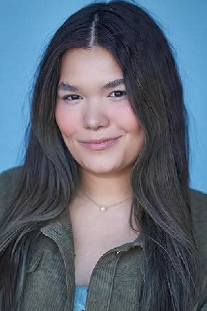 Madison De La Garza (TV Actress) - Age, Birthday, Bio, Facts, Family, Net Worth, Height & More
