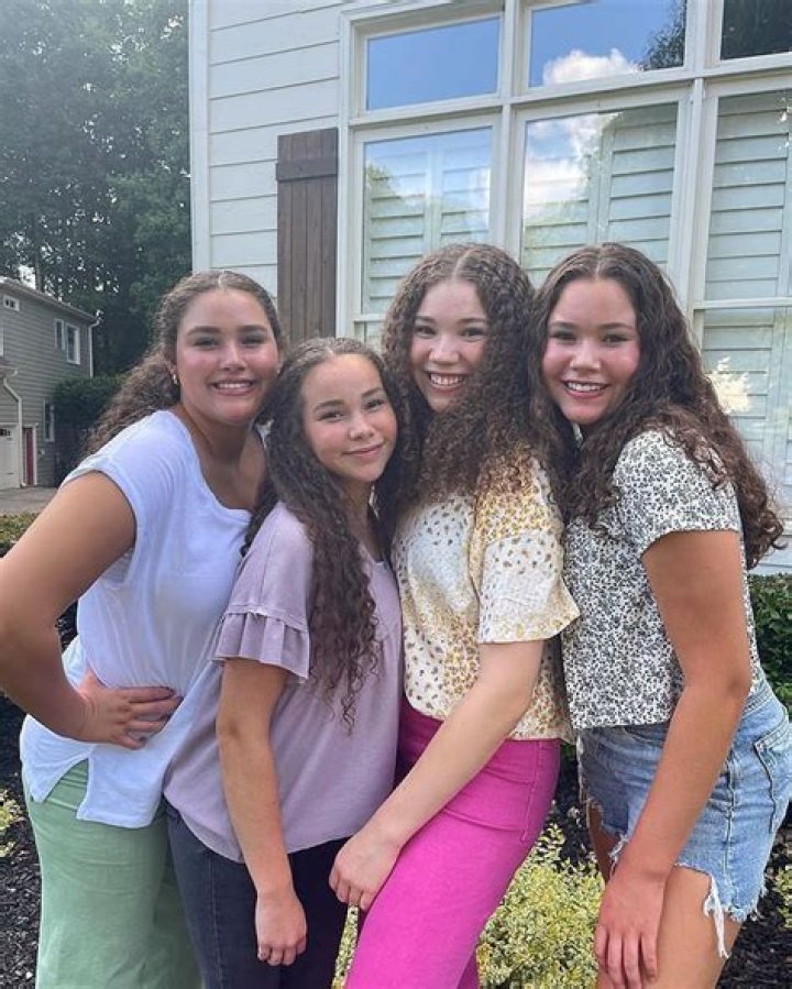 Madison Haschak (Dancer) - Age, Birthday, Bio, Facts, Family, Net Worth, Height & More