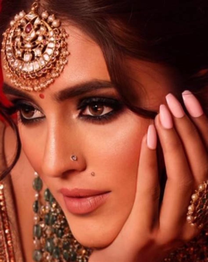 Mansi Taxak Biography, Wiki, Age, Height, Family, Boyfriend, Movies & More