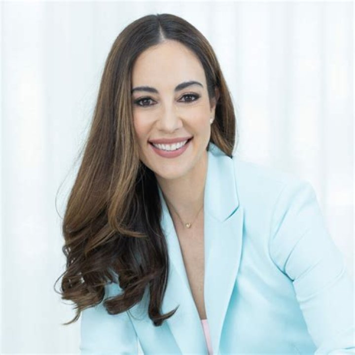 Mariana Atencio (Journalist) - Age, Birthday, Bio, Facts, Family, Net Worth, Height & More