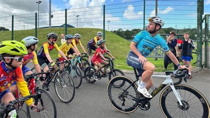 Mark Cavendish (Cyclist) - Age, Birthday, Bio, Facts, Family, Net Worth, Height & More