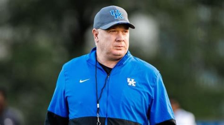 Mark Stoops (Football Coach) - Age, Birthday, Bio, Facts, Family, Net Worth, Height & More