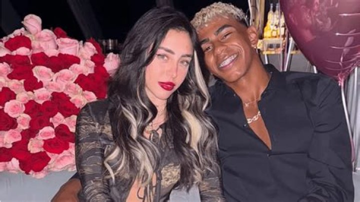 ¿Mark y Nikki tuvieron un bebé? – Celebrity.fm