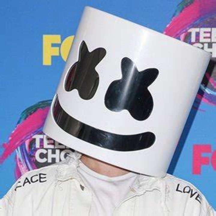 Marshmello (DJ) - Edad, cumpleaños, biografía, hechos, familia, patrimonio neto, altura y más