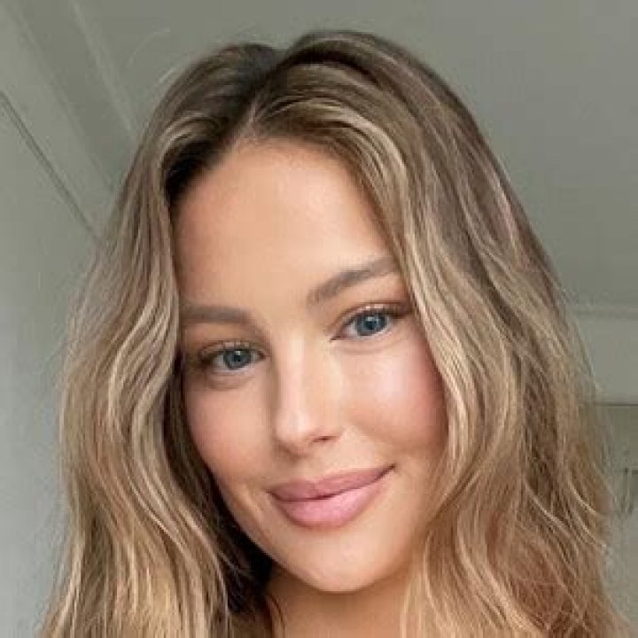 Mathilde Goehler (Model) - Age, Birthday, Bio, Facts, Family, Net Worth, Height & More