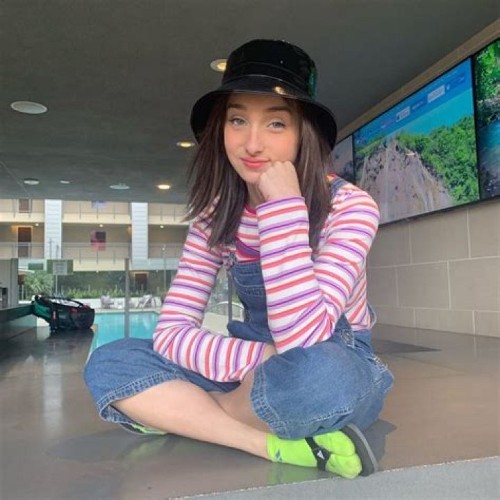 McKenzi Brooke Bio | Age, Wiki, Net worth, Height, Boyfriend?|