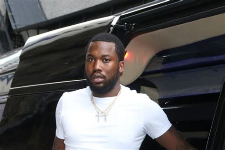 Meek Mill Does Damage Control With "RIP Kobe & Gigi" Hat
