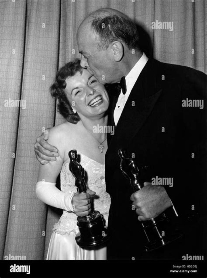 Mercedes McCambridge (Movie Actress) - Age, Birthday, Bio, Facts, Family, Net Worth, Height & More