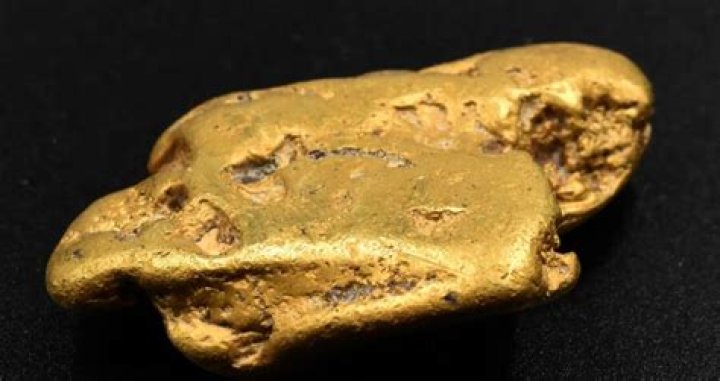Metal Detectorist Finds Largest Gold Nugget In English History