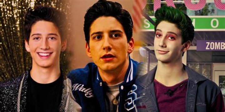 Milo Manheim (TV Actor) - Age, Birthday, Bio, Facts, Family, Net Worth, Height & More