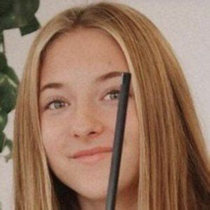 MissKatie (YouTube Star) - Age, Birthday, Bio, Facts, Family, Net Worth, Height & More