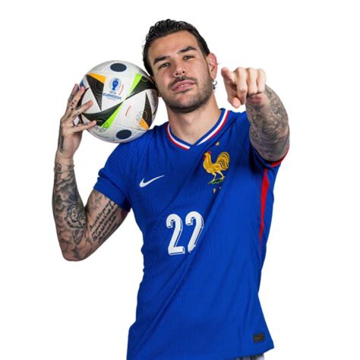 Moises Hernandez (Soccer Player) - Age, Birthday, Bio, Facts, Family, Net Worth, Height & More